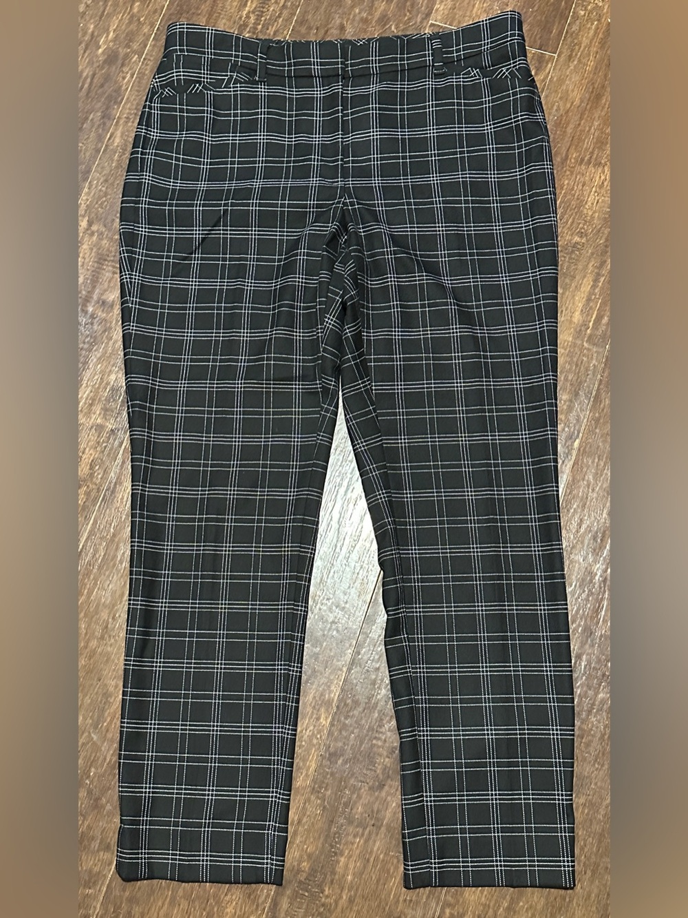 White House Black Market The Slim Ankle Black Plaid Pants WHBM 8